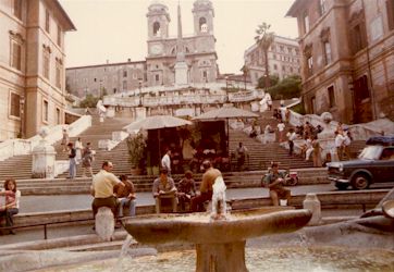 トリニタデモンテ教会：スペイン広場より見える。1971／8撮影（イタリア）ローマ