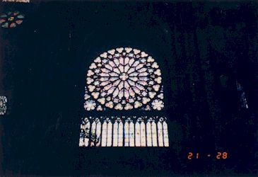 ノートルダム寺院：バラ窓（ステンドガラス）1988撮影（フランス）パリ