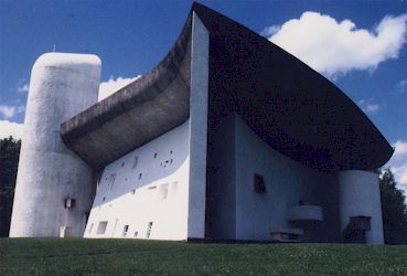 ル・コルビジェ設計のロンシャン教会　（フランス）1990年撮影
