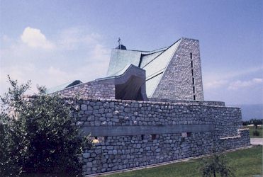 フィレンツェ近くの教会（イタリア）　1988年撮影